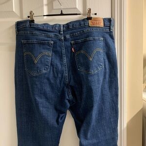 Levi’s 16 short classic straight leg medium wash